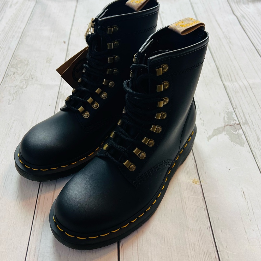 Dr. Martens Vegan 1460 HDW Boots
